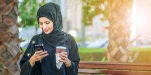  5 Sinyal Perempuan Beri Kode Suka saat Chatting