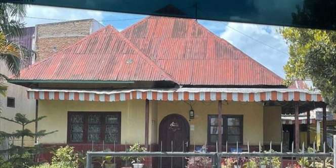 Potret Rumah Masa Kecil Hotman Paris, Tak Sengaja Bocorkan Kenangan Masa Kecil