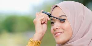 4 Tips Merawat Bulu Mata Agar Tidak Mudah Rontok