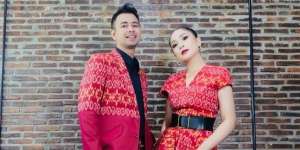 Raffi Ahmad Ziarah ke Makam Ayah, Netizen Salfok Lihat ini