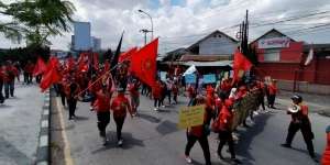 10 Ribu Buruh Demo, Minta THR Tak Dicicil