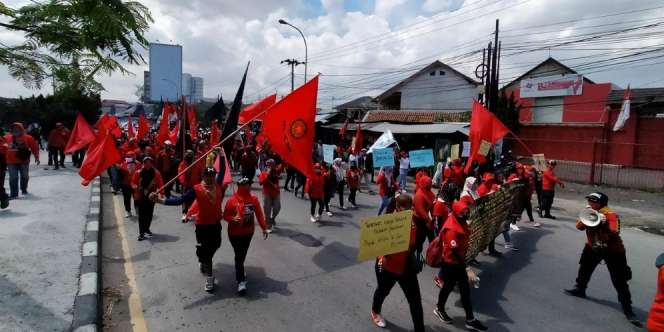 10 Ribu Buruh Demo, Minta THR Tak Dicicil