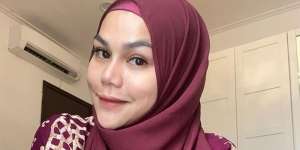 5 Potret Katty Butterfly Puasa Perdana Usai Mualaf