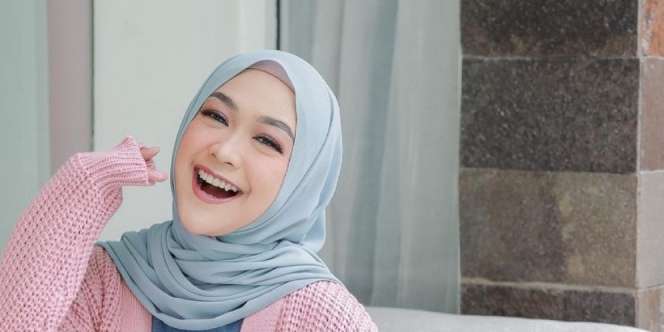 Ngilu Banget! Ria Ricis Jatuh dari Kuda