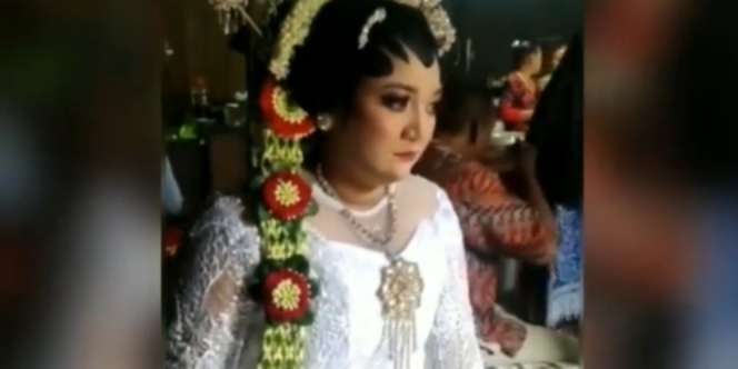 Pingsan Usai Akad, Saat Keluar Rumah Sakit Rambut Pengantin Bikin Salfok