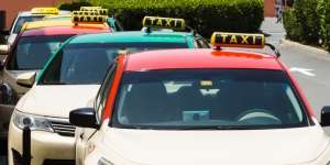 Sambut Puasa, Syeikh Arab Bagi-Bagi Bonus Rp19 Juta ke Semua Pemilik Taksi