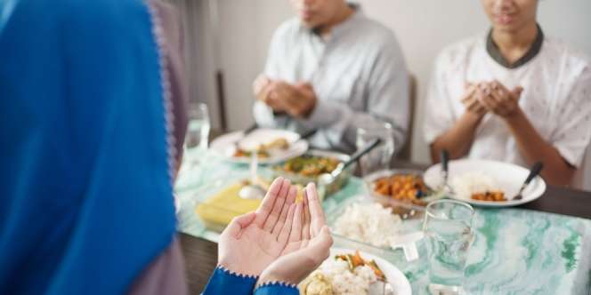 Tips Jaga Imunitas Tubuh saat Puasa