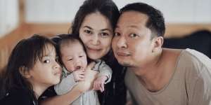 Tingkah Kocak Ringgo Agus Rahman Ditinggal Anak dan Istri Mudik
