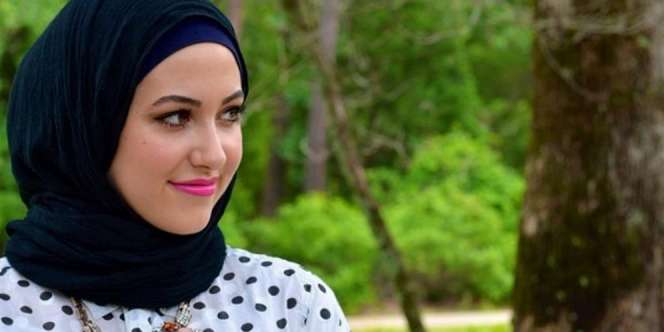 Fenomena Jilboobs, Pakai Jilbab Tapi Tak Menutupi Aurat