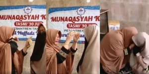 Momen Haru Putri Wisuda Hafalan 30 Juz Cegah Ibunda Cium Kakinya