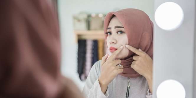 Cari Tahu Penyebab dan Cara Mengatasi Jerawat di Pipi