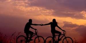 95 Kata-Kata Bijak Tentang Cinta, Romantis Buat Ungkapkan Perasaan