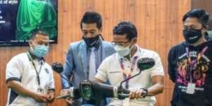 Sandiaga Uno Kepincut Mobil dan Motor Keren di IIMS 2021