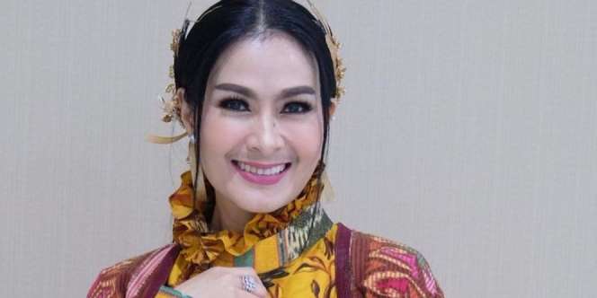 Heboh Video Wanita Lipsync Berwajah Mirip Iis Dahlia Sampai Kumis Tipisnya