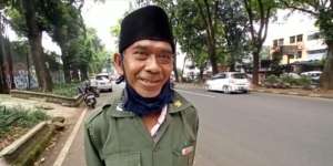 Penjual Es Cincau Kuasai 4 Bahasa, Fasih Karena Rajin Baca Buku