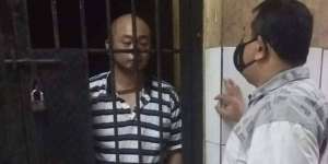Foto Viral Pelaku Penganiaya Perawat di Palembang, Lesu di Balik Jeruji Besi