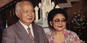 Potret Viral Presiden Soeharto Pukul Bedug Tahun 90an