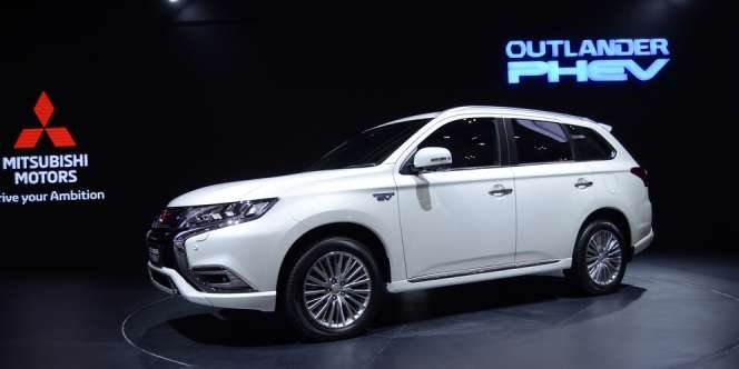 Wow! Mitsubishi Beri Diskon Outlander PHEV Rp400 Jutaan
