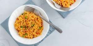 Jangan Campur Nasi dan Mi Instan Sebagai Santapan Sahur
