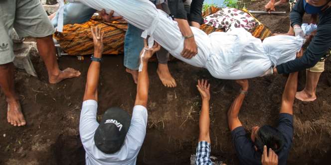 Beginilah Keadaan Mayat Usai Dikuburkan