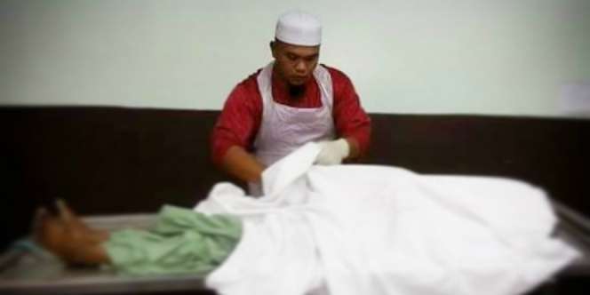 Anak Tolak Mandikan Jasad Ayah, Astagfirullah Malah Berebut...