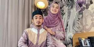 Momen Kompak Ustaz Kondang Bersama Istri, Bikin Baper!