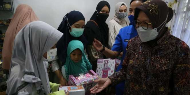 Mensos Beri Santunan Keluarga Awak KRI Nanggala-402