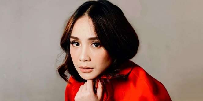 Sama-Sama Kece, 4 Outfit Nagita Slavina Ini Kembaran dengan Artis Korea