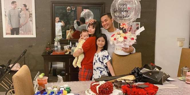 Zaskia Gotik Dapat Kado Ultah Mewah dari Suami