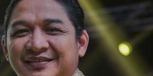 Penampilan Baru Pasha Jadi Sorotan