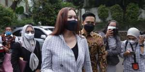 Penampilan Aura Kasih yang Kini Sandang Status Janda