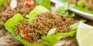 Daging Cincang Balut Selada, Menu Simpel untuk Sahur
