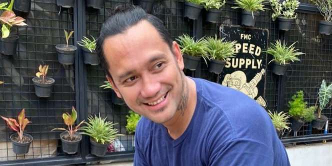 Tora Sudiro Ngopi di Pinggir Jalan, Pemilik Warkop Kaget Tahu Sosok Aslinya