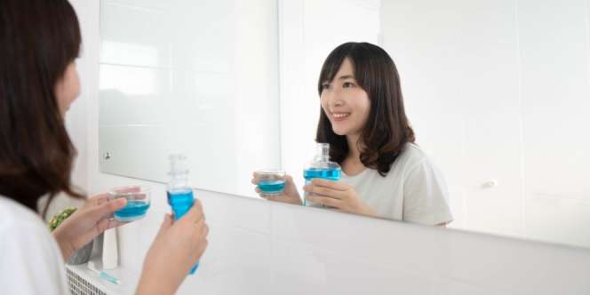 Bolehkah Hilangkan Bau Mulut Pakai Obat Kumur Saat Puasa?