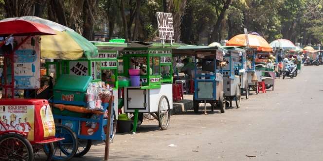Berburu Takjil di Pusat Jajanan Jakarta Jelang Buka Puasa
