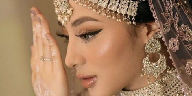 Posting Foto Berhijab, Margin Wieheerm Dikira Dewi Perssik