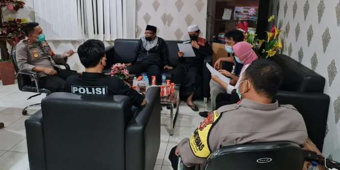 Usir Jemaah Bermasker dengan Kutip Ayat Quran, Ini Alasan Ustaz di Masjid Bekasi