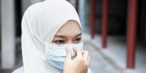 Covid-19 Masih Mengintai! Ini 4 Alasan Wajib Pakai Masker Meski Sudah Jaga Jarak