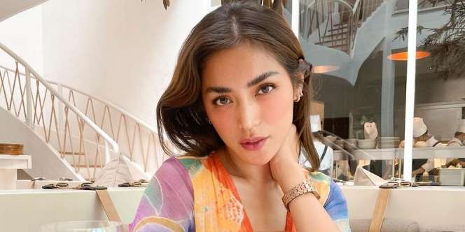 Jedar Pamer Foto Berendam di Bathtub Penuh Bunga, Warganet Penasaran yang Motoin