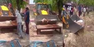 Jasad Korban Covid-19 di India Dibuang Pakai Ekskavator, Warga Takut Ketularan