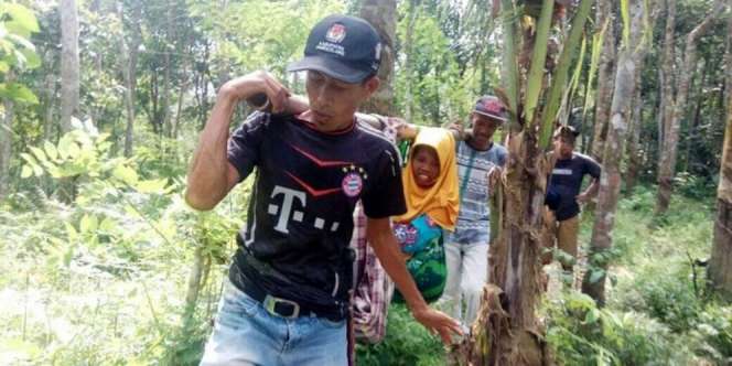 Miris! Ibu Hamil di Pandeglang Ditandu, Jatuh Hingga Bayi Kembarnya Meninggal