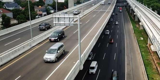 Mulai Hari Ini, Jalan Layang MBZ Tol Jakarta-Cikampek Ditutup