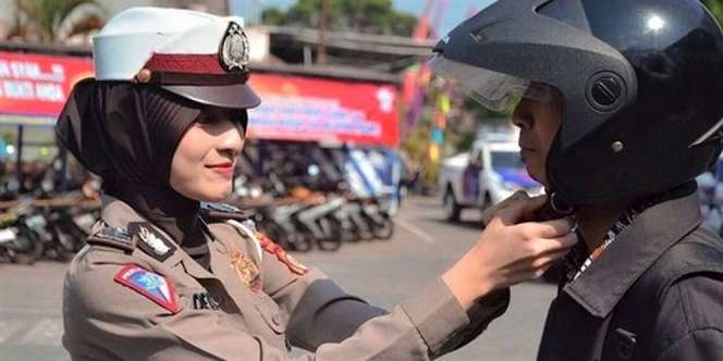 Pesona Briptu Adelia Eka Nirwana, Polwan Cantik Bikin Netizen Pengen Ditilang