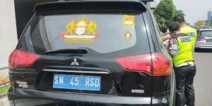 Mobil Jenderal 'Kekaisaran Sunda' Ternyata Masih Kredit dan Pajak Macet!