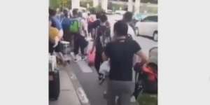 Naik Pesawat Charter, 85 WNA China Tiba di Bandara Soetta