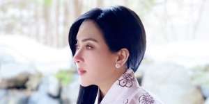 Gaya Syahrini Tenteng Tas Mewah Jadi Bahan Nyiyiran Netizen