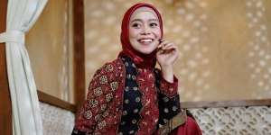 3 Ide Fashion Hijab Lebaran ala Lesty Kejora