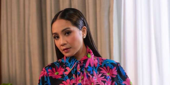 Hampers Sultan! Nagita Slavina Bagi-Bagi iPhone 12 Seharga Rp20 Juta