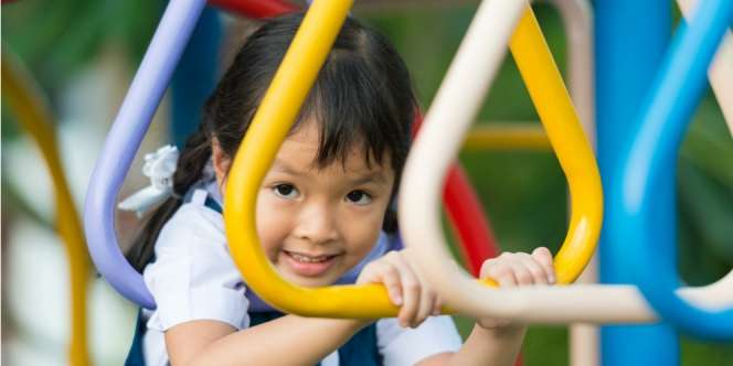 Tak Perlu Khawatir Saat Balita Suka Berbicara Sendiri