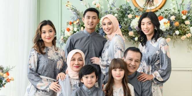 Tips Singkat Styling Busana untuk Silaturahmi Virtual